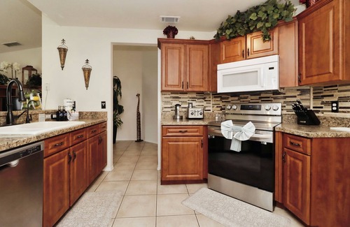 Indian Point House | Tropical Breeze House 3 Bedroom