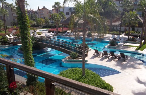Side Apartment | TROPICAL GARDENS 2 BED 2ND FLOOR HOME