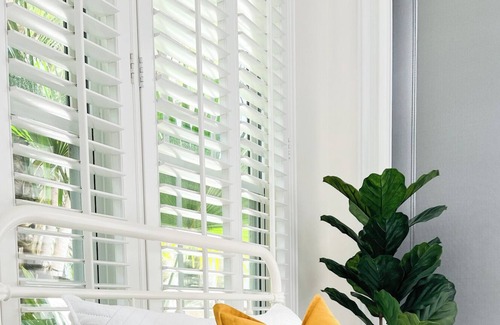 Mandarin House | Tropical Guest House W/ Pool Access