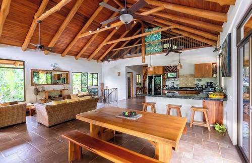 Mal Pais House | Tropical home in paradise!