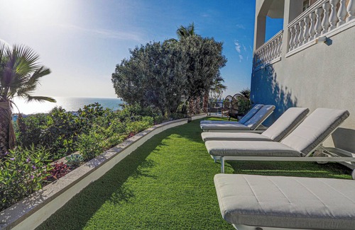 Sitges Apartment | Tropical Loft by Hello Homes Sitges