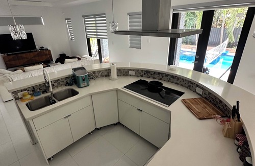 Ludlam House | Tropical Oasis: Heated Pool, Hot Tub, near Airport