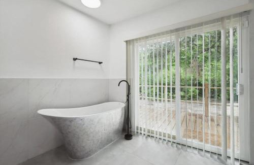 Lancaster House | Tropical Oasis - Pool + Beach Volleyball + Firepit