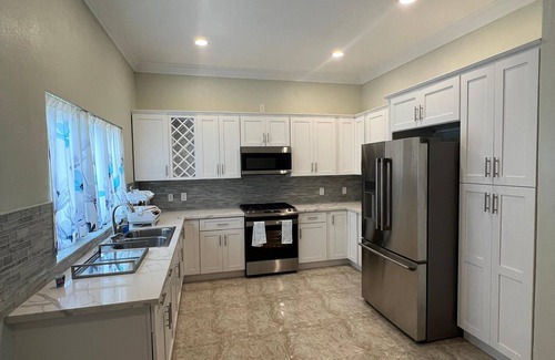 Westwind House | Tropical Palm Townhouse