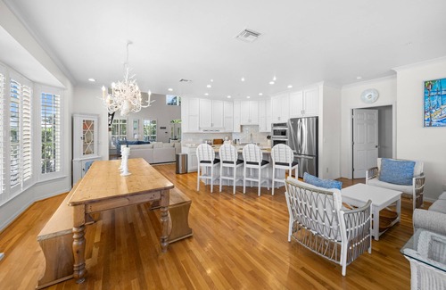 Captiva House | Tropical Paradise on Captiva – Stunning 7-Bedroom Home Just Steps from the Beach