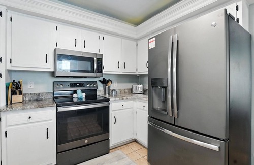 Fort Myers House | Tropical pool & kayak fun, Cape Coral