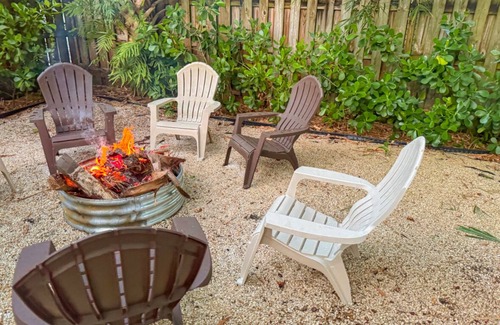 Hobe Sound House | Tropical Retreat Pool 1.5 miles to Beach