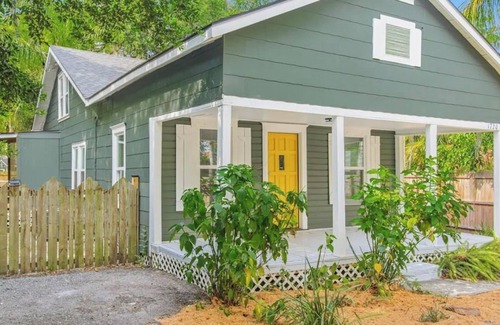 South Riverside House | Tropical San Marco Hideaway! Charming & Cozy colonial home with modern amenities