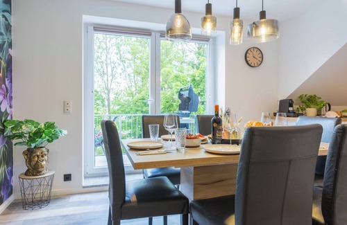 Hof Apartment | Tropical whisper penthouse in Hof. Balcony, Weber grill, whirlpool, digital check-in