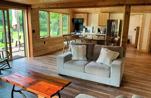 Mayfield Cottage | Trout Hollow Waterfront Cabin 2 BR, Sleeps 6, Riverfront Hottub Traverse City Mi