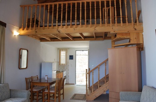 Petra Villa | Troyan Hill Type Mais, Garden, Panoramic View & Pool for 2 to 5 adults