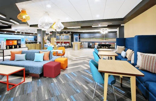 Bryan Hotel | Tru by Hilton Bryan College Station