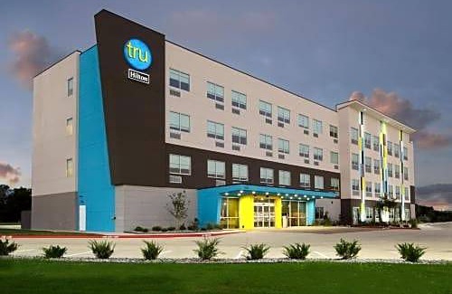 Bryan Hotel | Tru by Hilton Bryan College Station