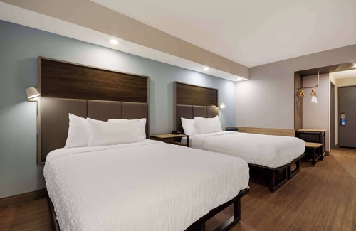 Indian Bayou Hotel | Tru By Hilton Destin