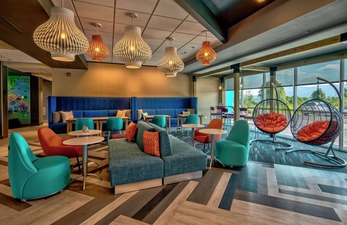 Hollins Hotel | Tru By Hilton Roanoke Hollins