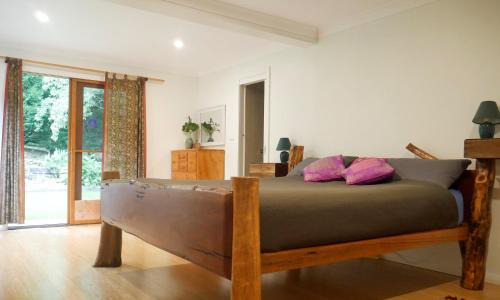 Bilpin House | True North - 4BR Home & Garden in Bush Setting with Huge Bath