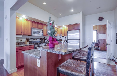 Central Vermont- Killington Condo | True ski in/out condo at The Lodges - Trailside Luxury w/pool & hot tub access