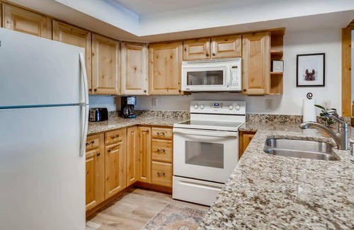 Copper Mountain Village Condo | True Ski In/Out Luxury Condo w/fireplace, views