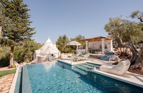 Putignano Villa | Trulli 'Wild' with Private Pool, Wi-Fi and Air Conditioning