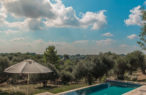 Cisternino House | Trullo in Cisternino with Infinity Pool
