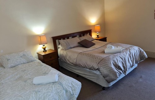 Jellicoe Hotel | Truro weighbridge motel & cafe