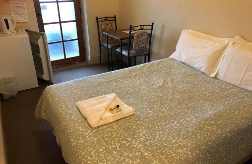 Jellicoe Hotel | Truro weighbridge motel