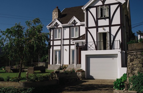 Nuwara Eliya Villa | Tudor Barn - Little England Cottages