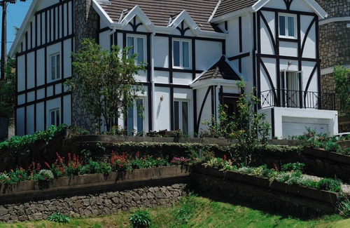 Nuwara Eliya Villa | Tudor Barn - Little England Cottages