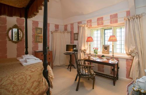 Frampton Bed & Breakfast | Tudor Cottage B&B Frampton