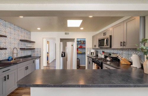 Tucson House | Tudor (Joel) -