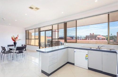 Greenway Apartment | Tuggeranong Short Stay #06C - Sleeps 6