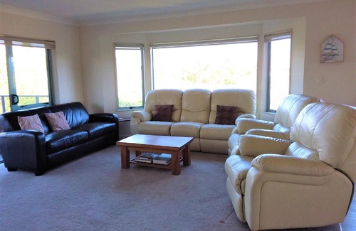 Bowentown House | Tuis Nest - Bowentown Holiday Home