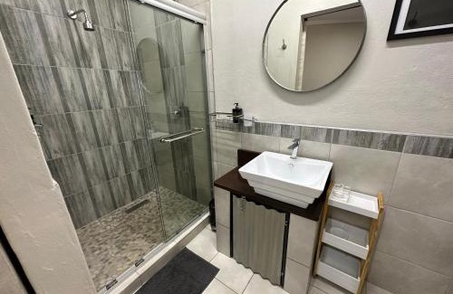 Madibeng Cabin | Tula Baba Game Lodge