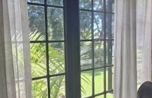 Moshi Apartment | Tulivu Escape: Friends/Family Room