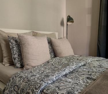 Lahti Apartment | Tunnelmallinen yksiö kaupungin läheisyydessä