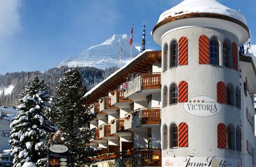 Davos-Dorf Hotel | Turmhotel Victoria - INCL. LIFT PASS Double room/addl. bed, shower/wc (Superior, max. 2 adults 1 child), BB