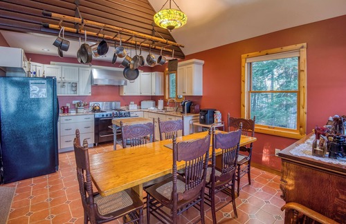 Rangeley House | Turner - Nice log cabin with flat lawn to waterfront