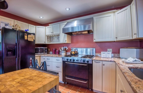Rangeley House | Turner - Nice log cabin with flat lawn to waterfront