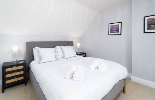 Lelant House | Turnstones - On-Site Parking - Outside Area - Sleeps 10