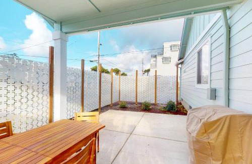 Lincoln City House | Turquoise Dreams