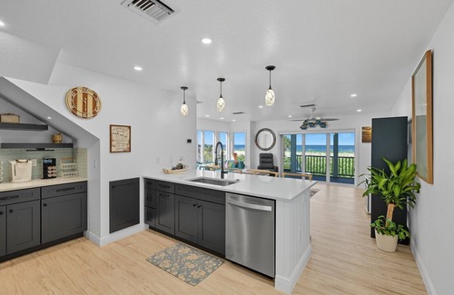 Boca Grande House | Turtleback 8 - 3/3 - Community Pool - Sleeps 6 - Gulf Front