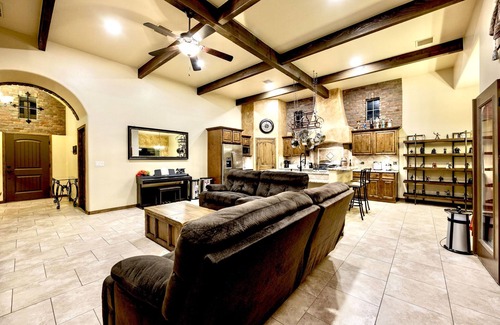 Las Cruces Villa | Tuscan Villa Outdoor Living, Jacuzzi & Gym