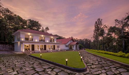 Kanbylu Baichanalli Hotel | Tusker Trail by LuxUnlock