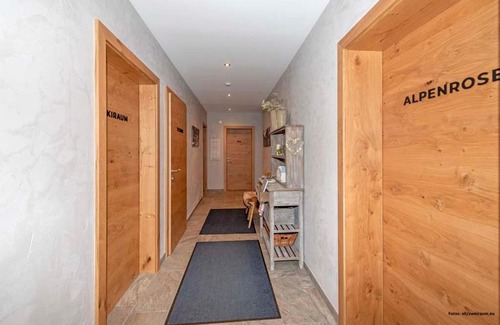Juns Apartment | TUX MOUNTAIN Apart