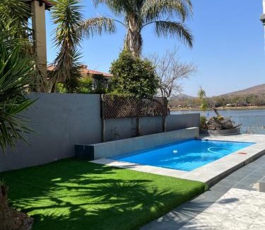 Hartbeespoort Villa | Twenty One Southwinds