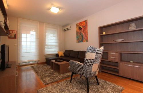 Novi Beograd Apartment | Twin Belville Apartments