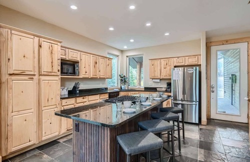 Breckenridge Ski Chalet | Twin Creek Lodge Summ