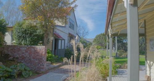 Duvauchelle Bed & Breakfast | Twin Gullies