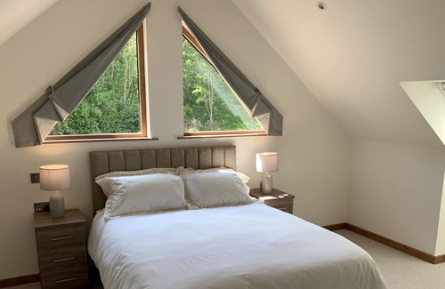 Tewitfield Cabin | Twin Lakes Country Club is a development of stunning lakeside lodges