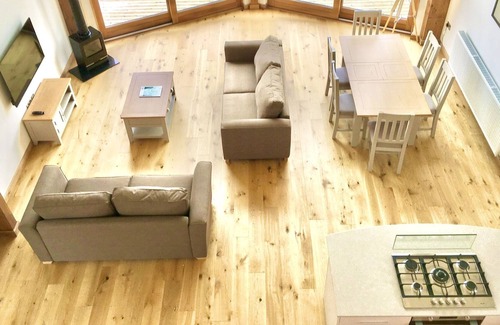 Tewitfield Cabin | Twin Lakes Country Club is a development of stunning lakeside lodges